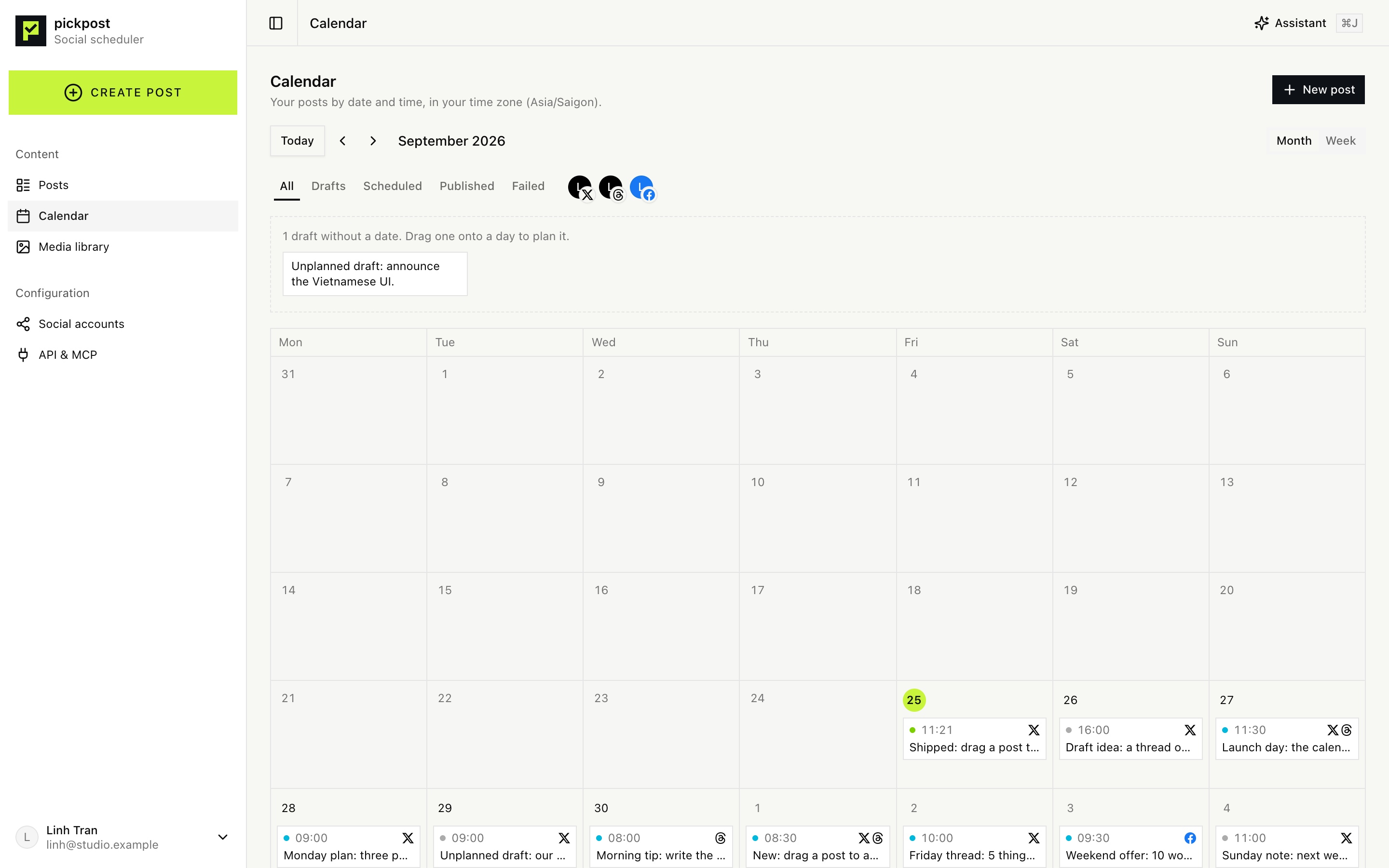 Pickpost month calendar with posts on several days
